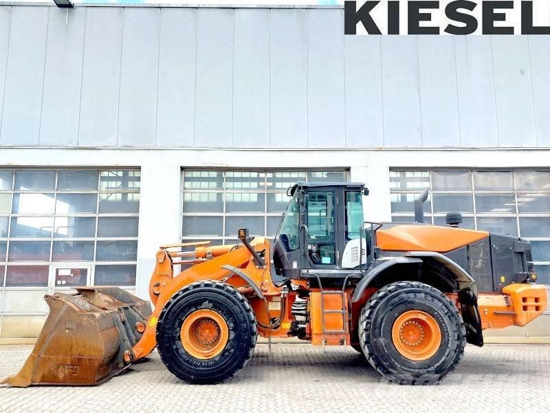 Hitachi ZW 310-6 Колесни товарачи