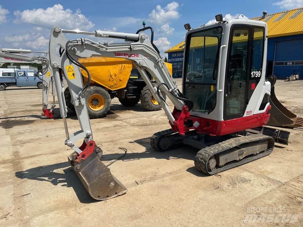 Takeuchi TB225 Мини екскаватори < 7 т