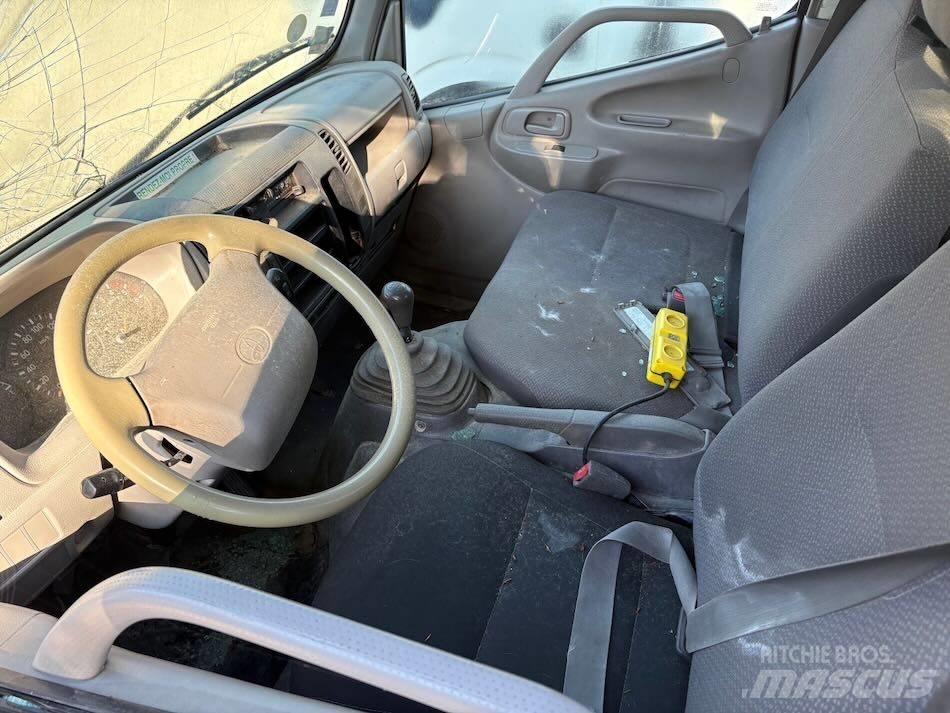 Toyota Dyna Пикапи