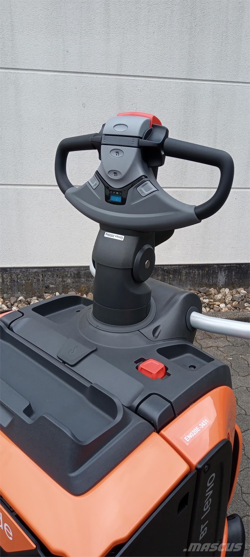 Toyota LPE200 Колички високоповдигачи с теглич