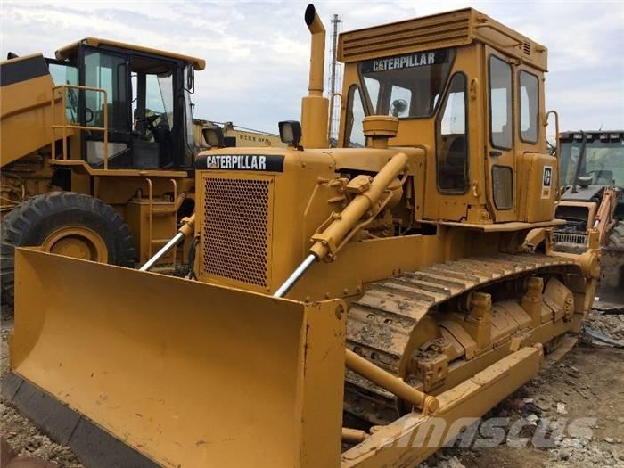 CAT D 6 D Верижни булдозери

