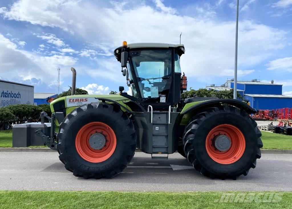 CLAAS Xerion 3800 Трактори