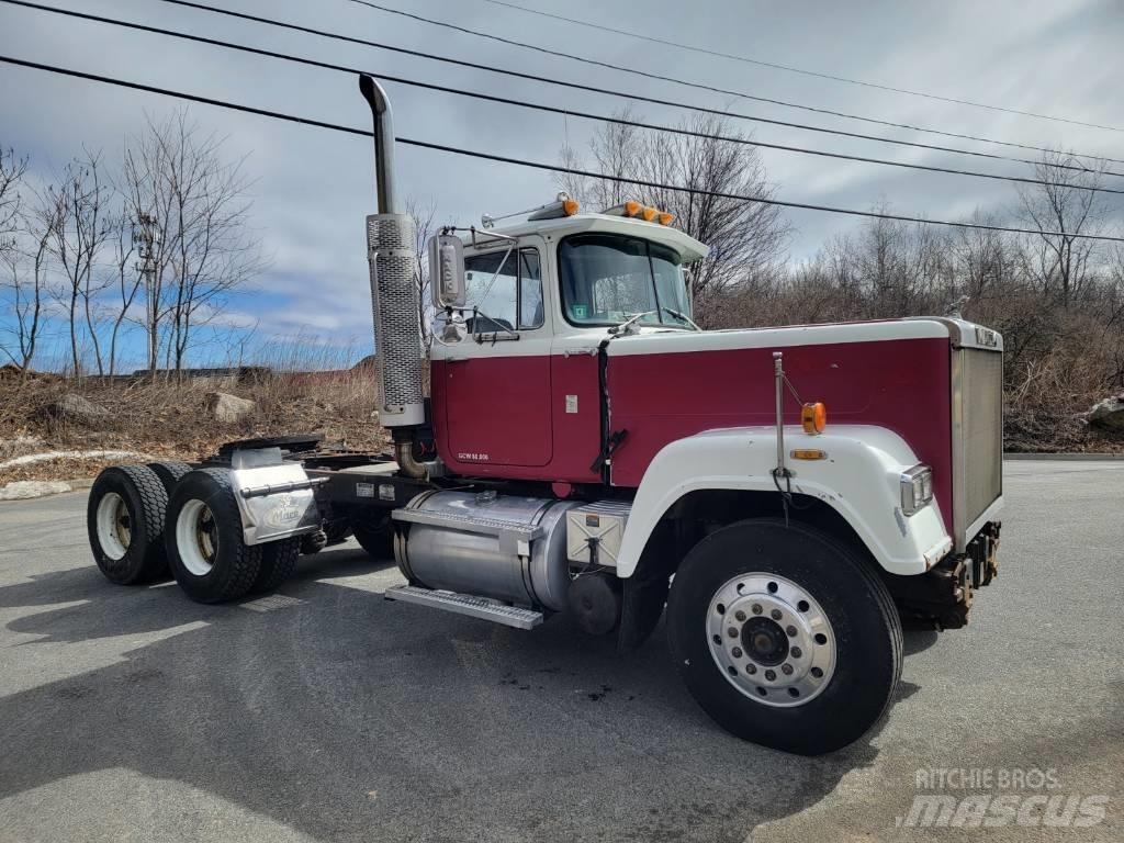 Mack RW613 Влекачи