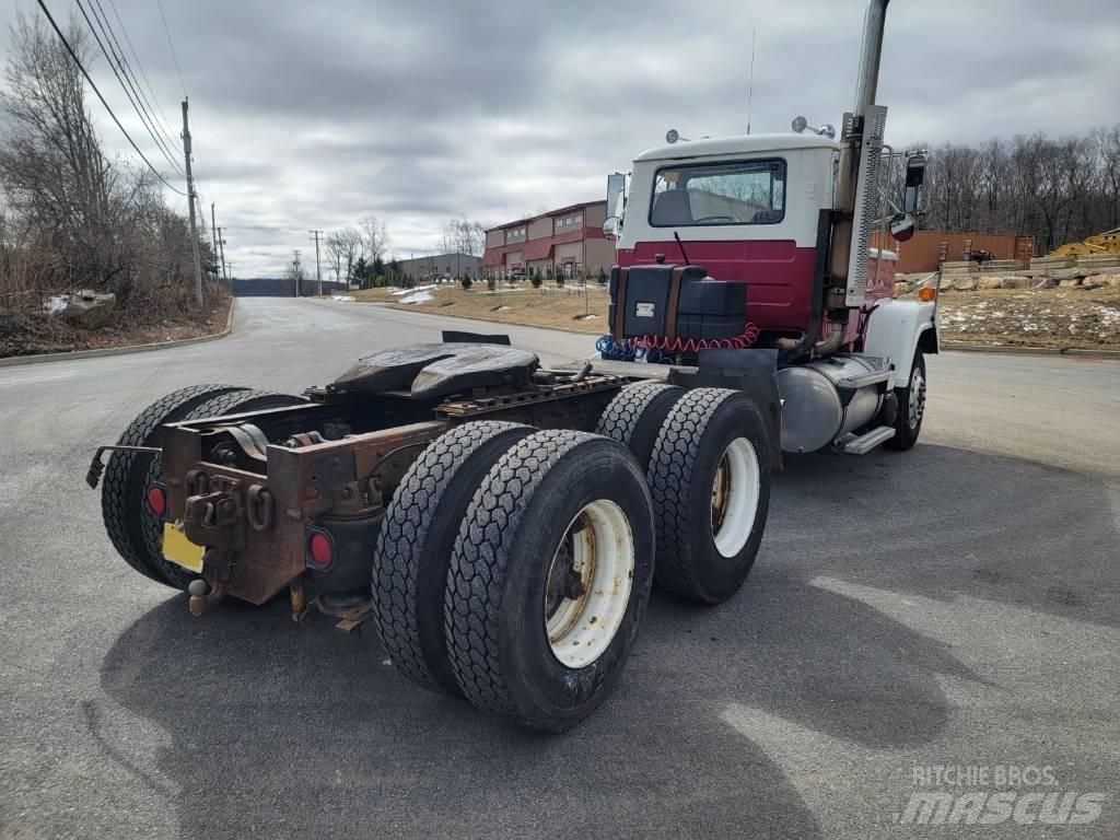 Mack RW613 Влекачи