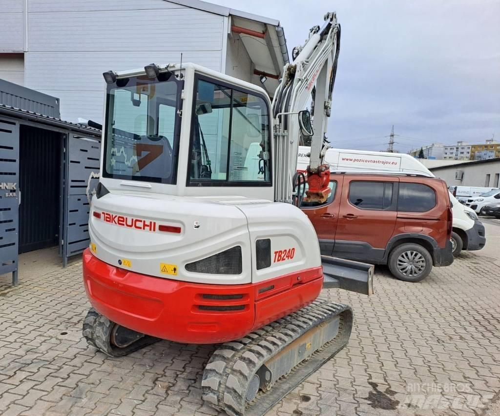 Takeuchi TB 240 Мини екскаватори < 7 т