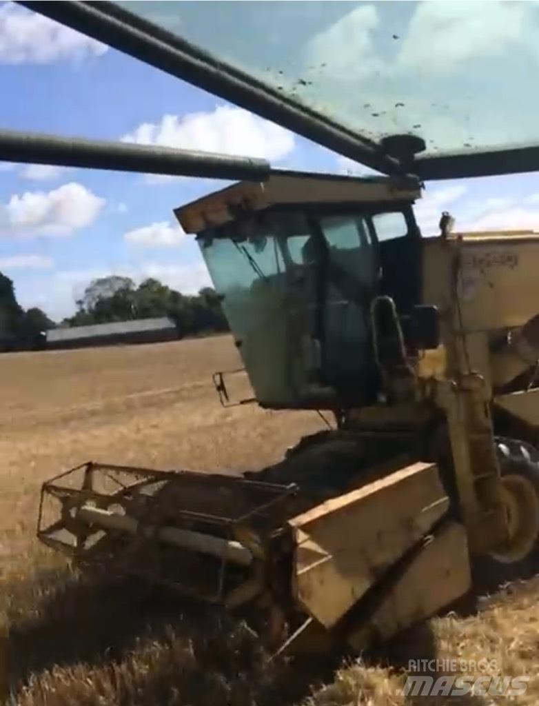 New Holland 8060 Комбайни