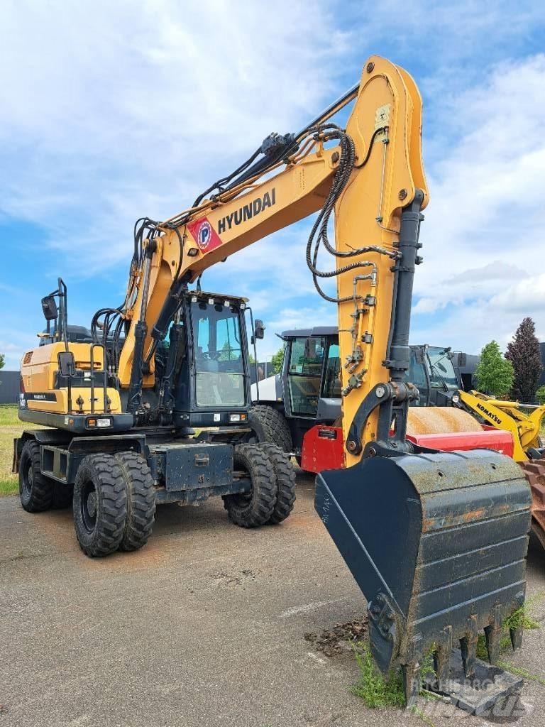 Hyundai HW140 Колесни екскаватори