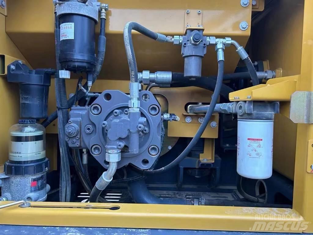 XCMG XE 200 DA Верижен екскаватор