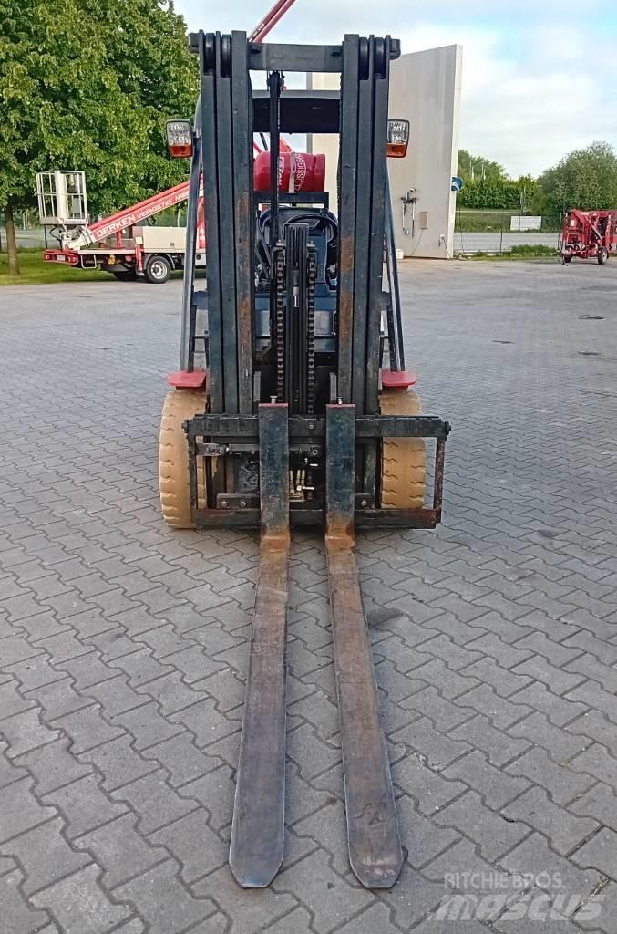 Manitou MI 30 G Камиони с АГУ