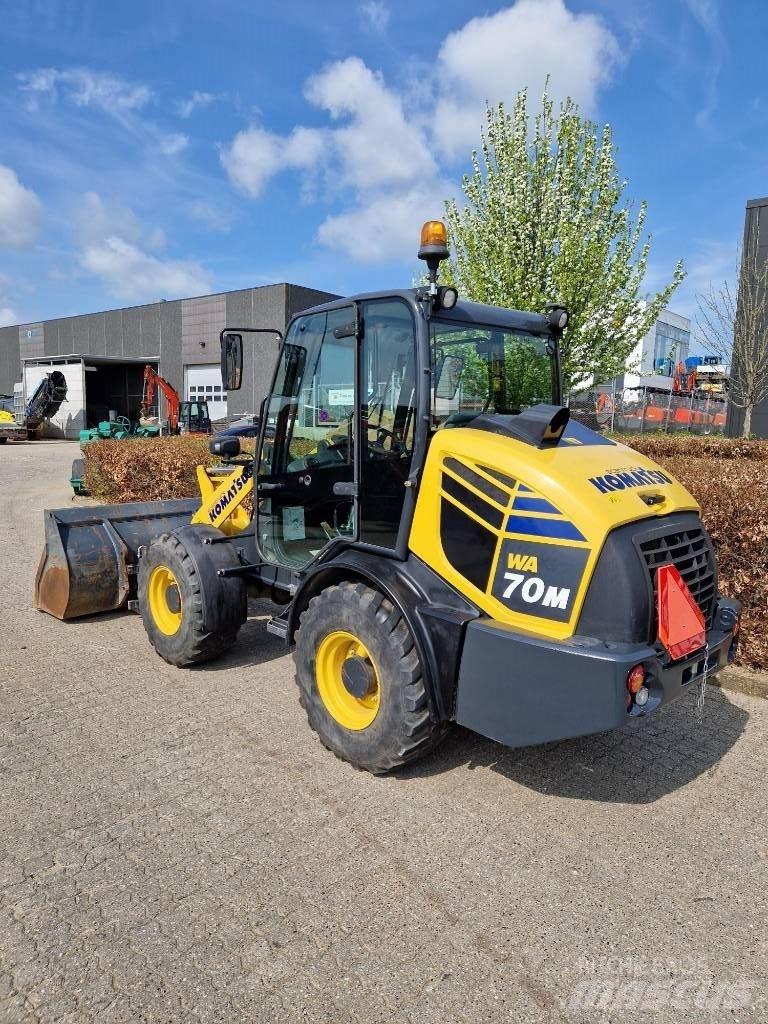 Komatsu WA70M Мини товарачи