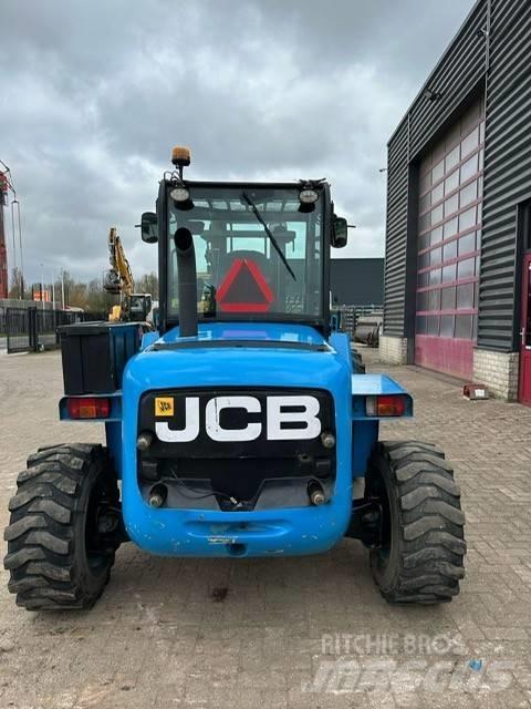 JCB 930-4 Камиони за херавни местности