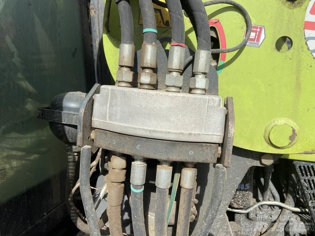 CLAAS ARION 420 Трактори