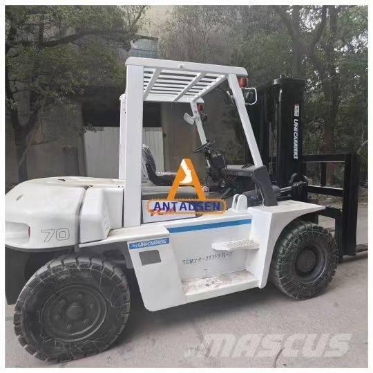 TCM FD 70 Z8 Дизелови камиони