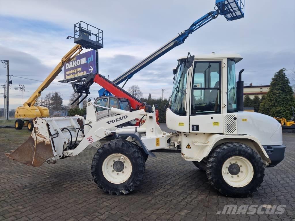 Volvo L 30 B Колесни товарачи
