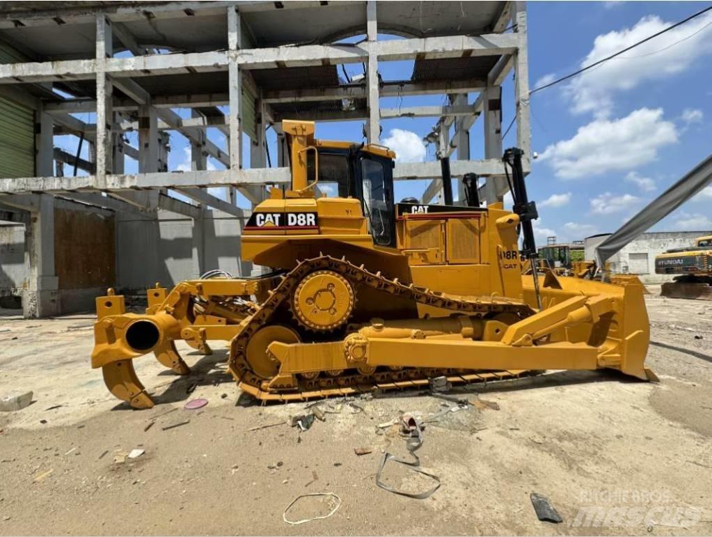 CAT D 8 R Верижни булдозери
