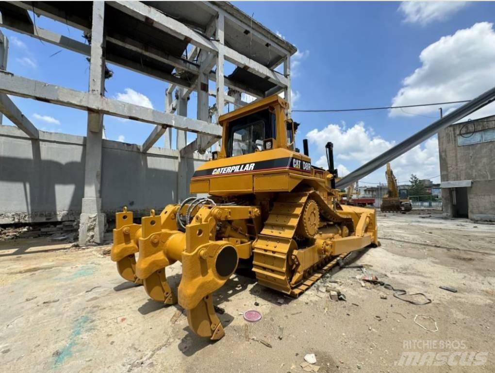 CAT D 8 R Верижни булдозери
