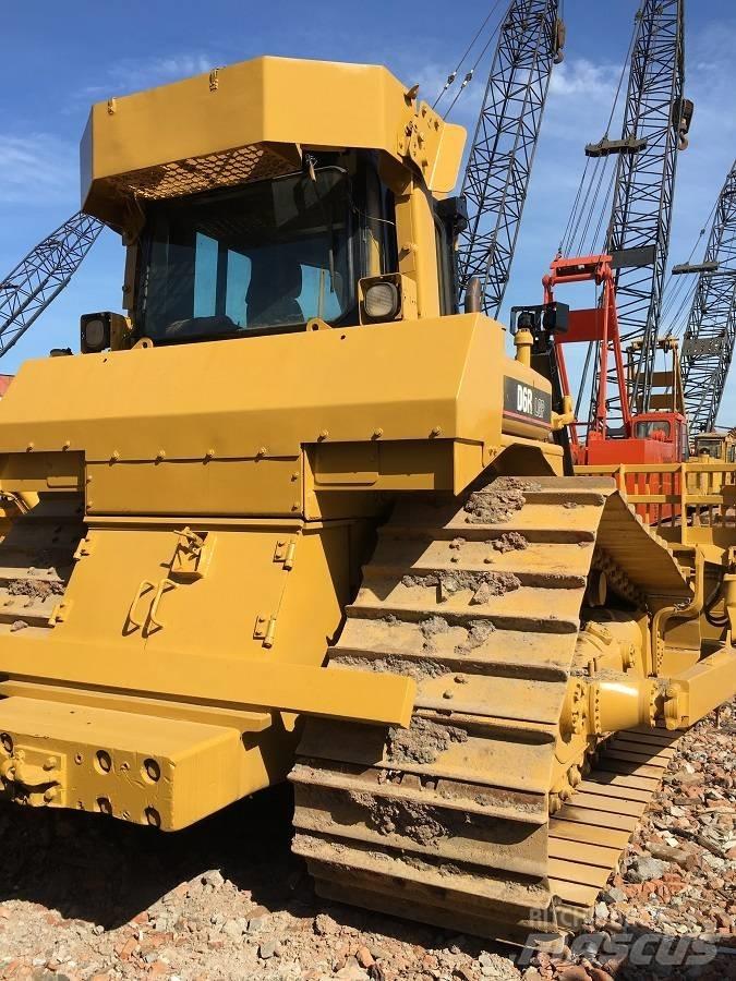 CAT D6R Верижни булдозери
