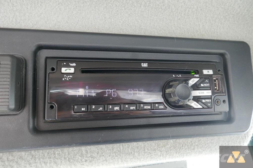 CAT 966M Колесни товарачи