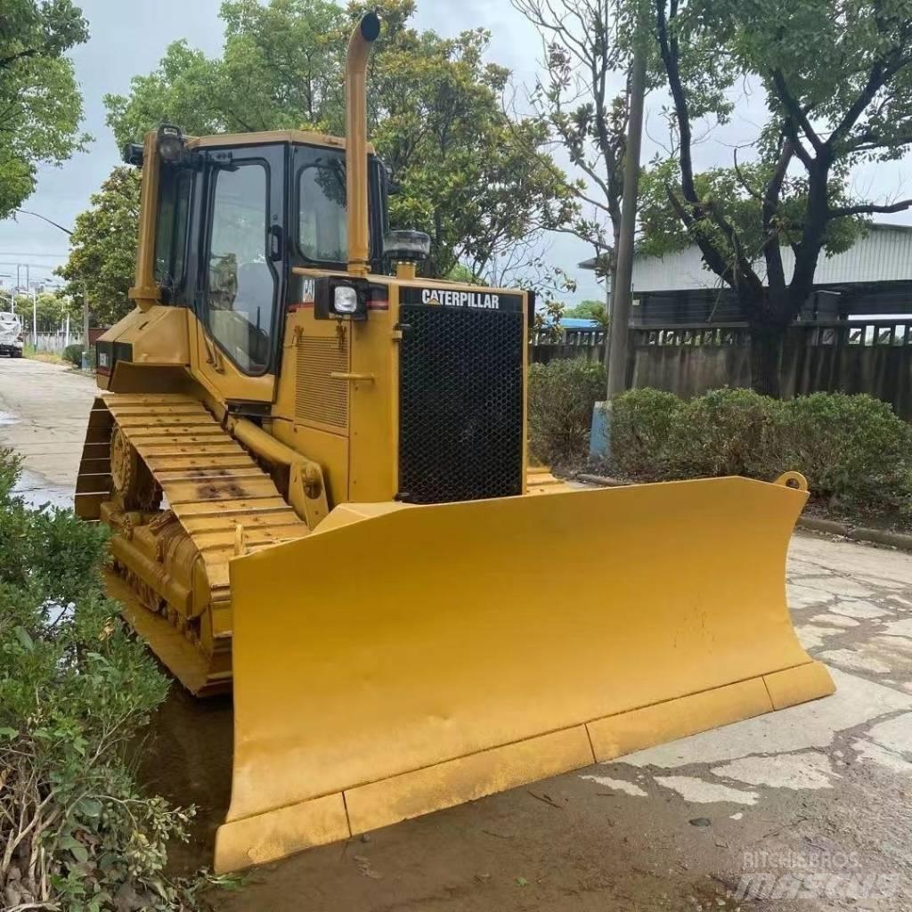 CAT D5M Верижни булдозери

