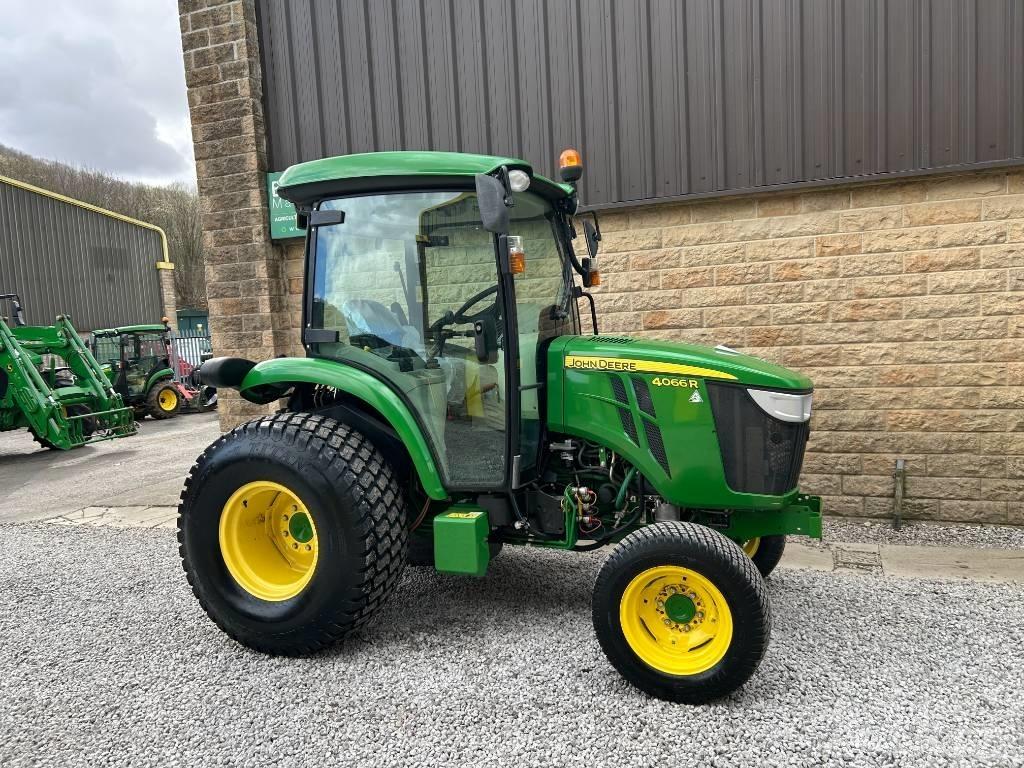 John Deere 4066R Трактори
