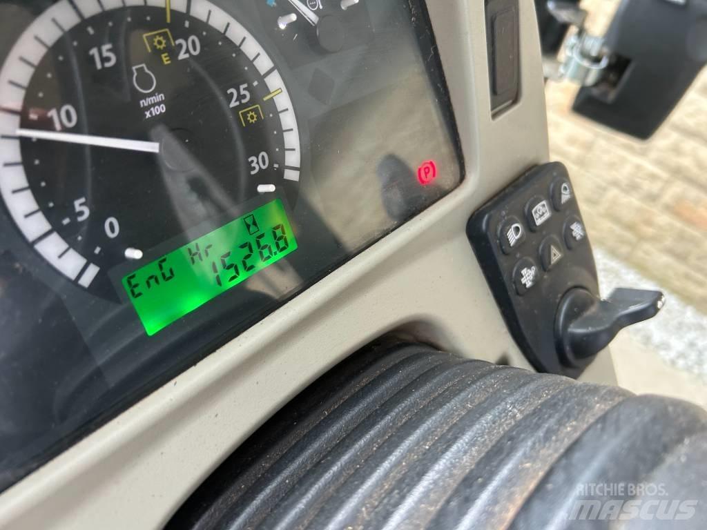 John Deere 4066R Трактори