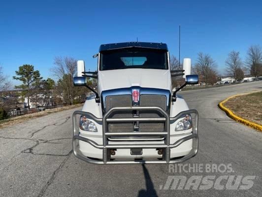 Kenworth T 680 Влекачи
