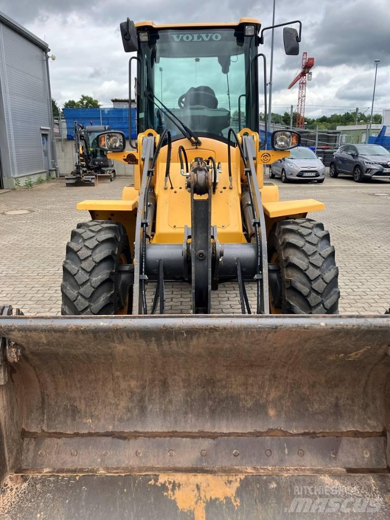 Volvo L 30 G Колесни товарачи