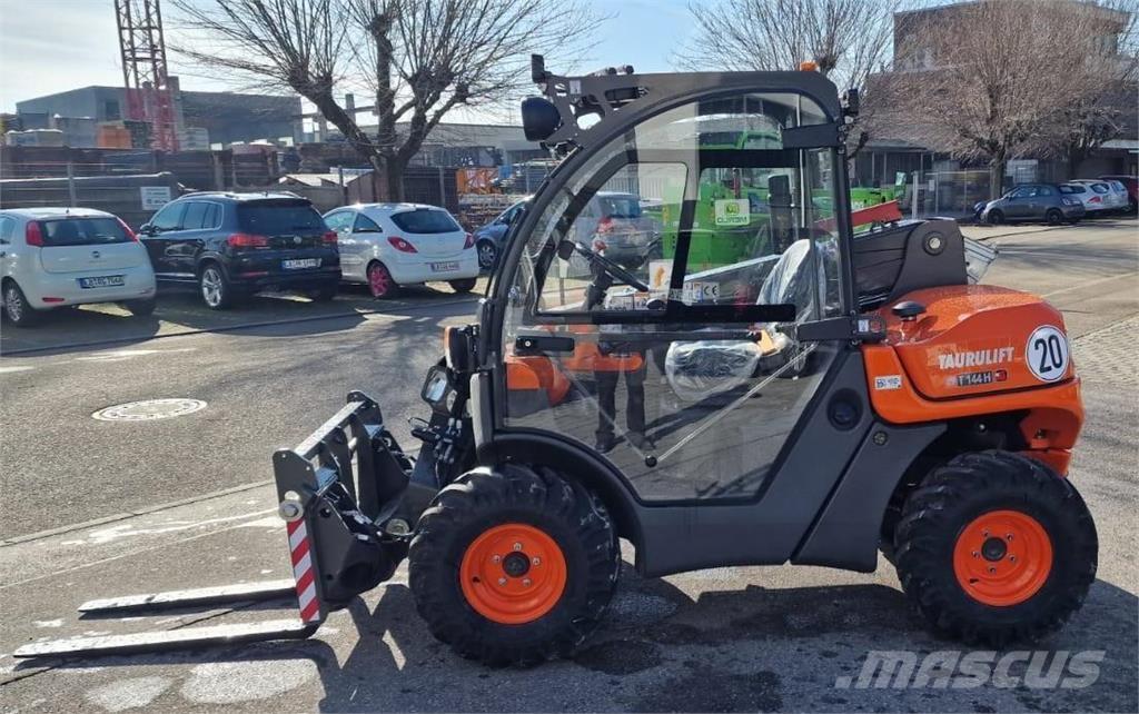 Ausa T144H Телескопични товарачи