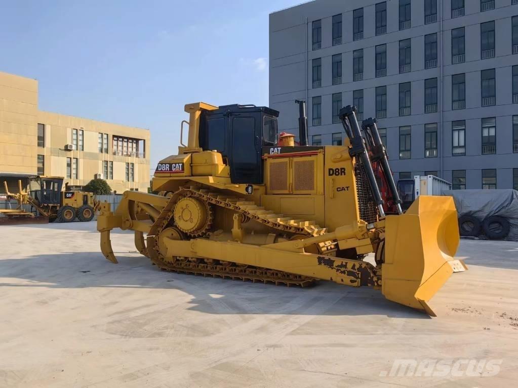 CAT D8R Верижни булдозери

