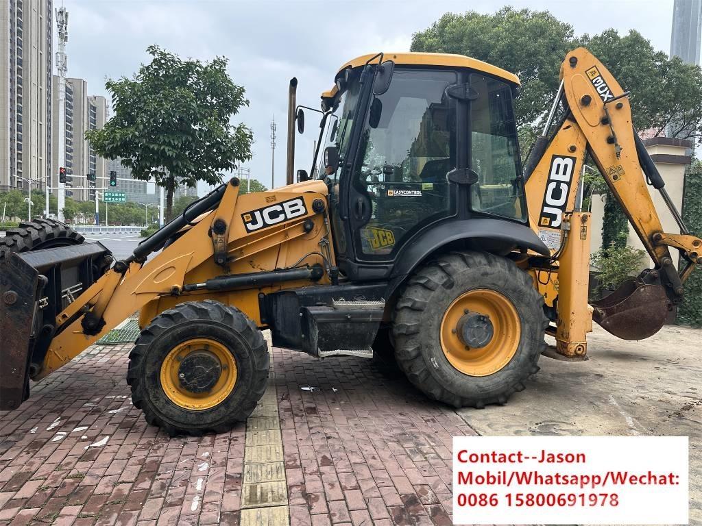 JCB 3 CX 4 T Товарач със заден ексватор