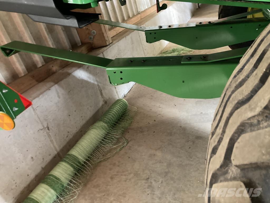 John Deere V461M Сламопреси за кръгли бали
