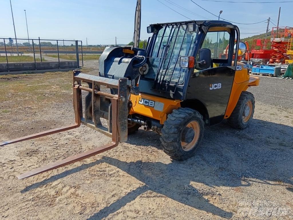 JCB 520-40 Телескопични товарачи