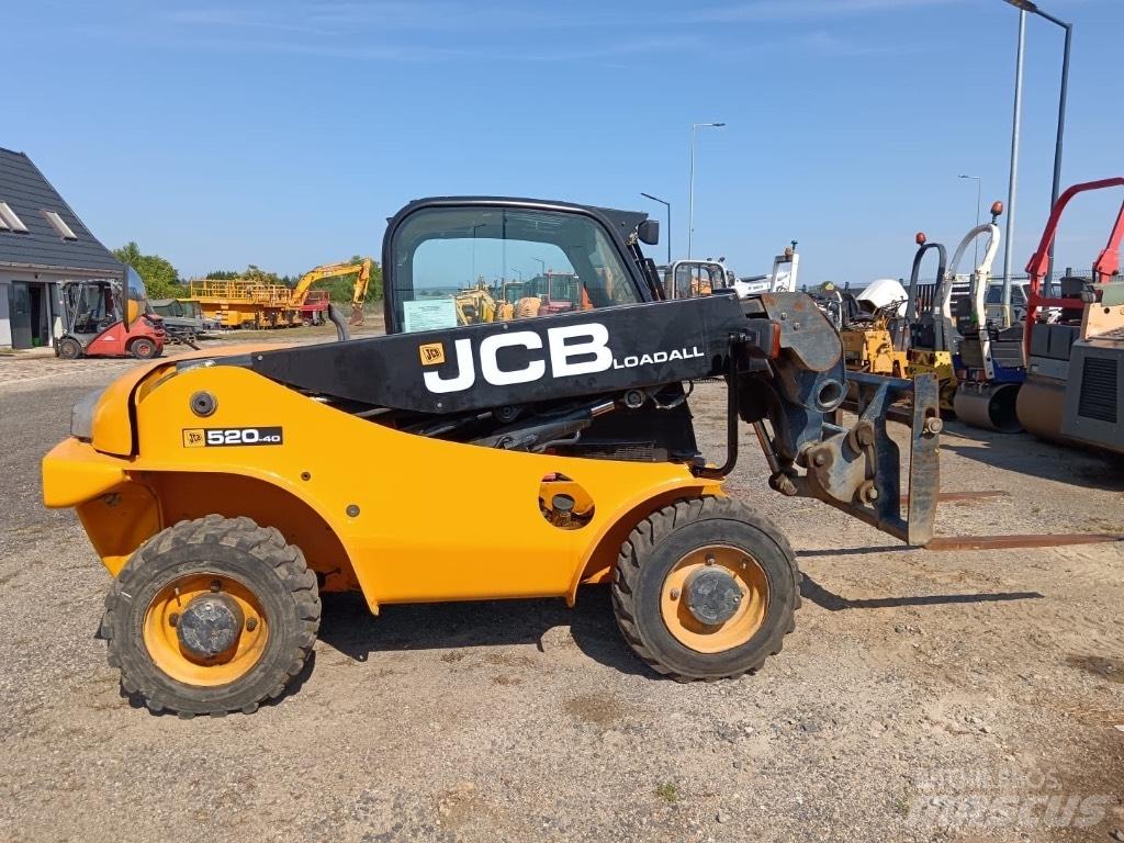 JCB 520-40 Телескопични товарачи