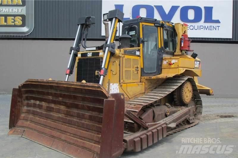 CAT D6R Верижни булдозери
