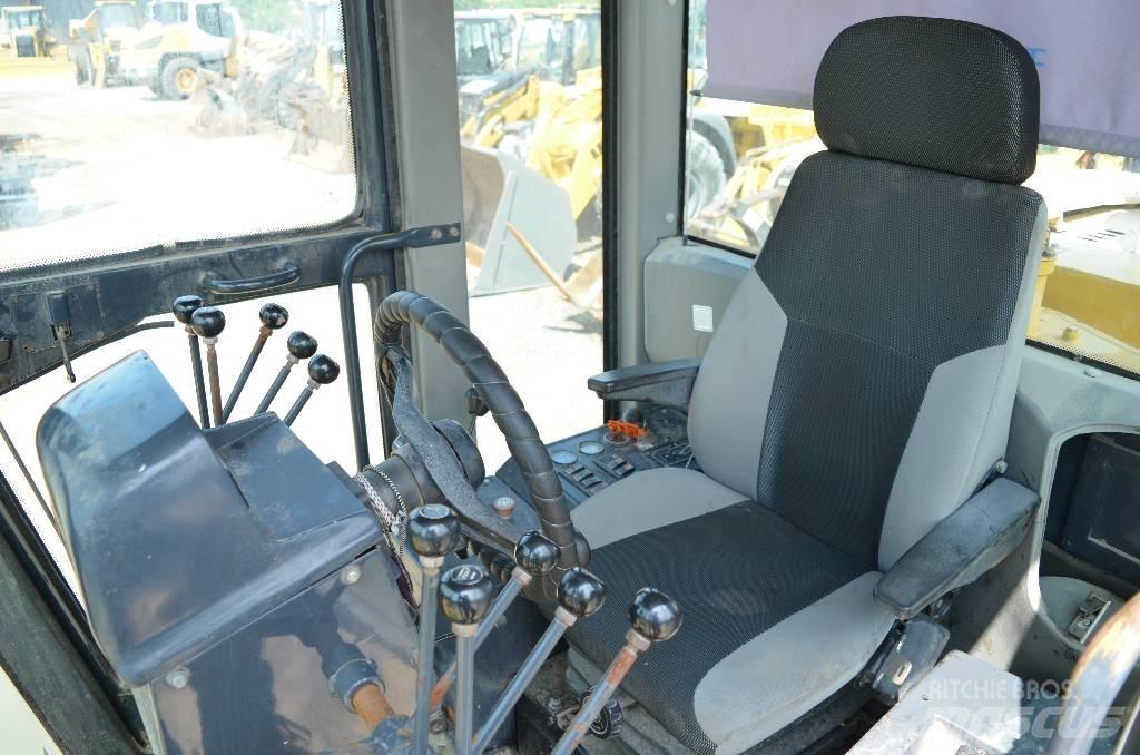 LiuGong CLG 418 Грейдери