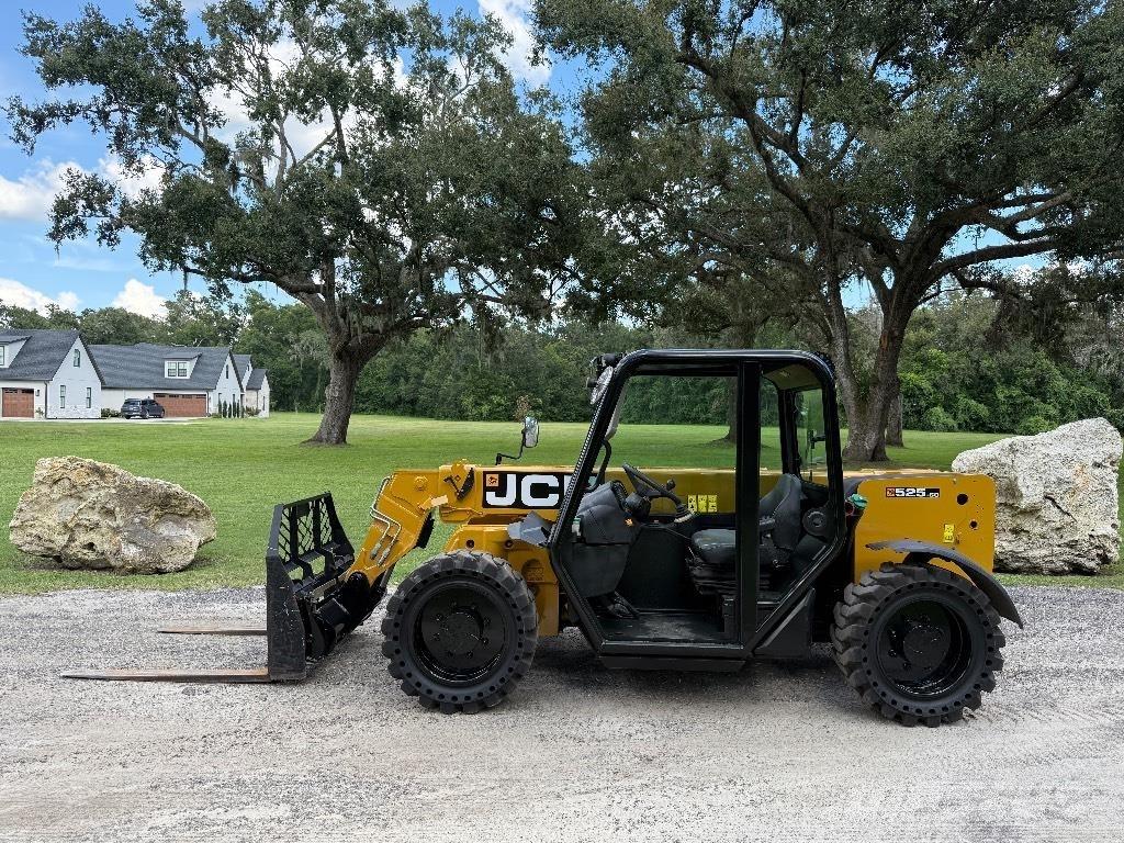 JCB 525-60 Телескопични товарачи