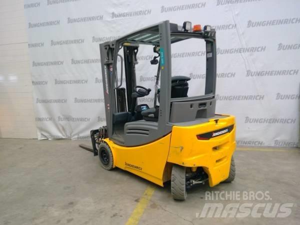 Jungheinrich EFG 320 Електрически вилични кари-повдигачи