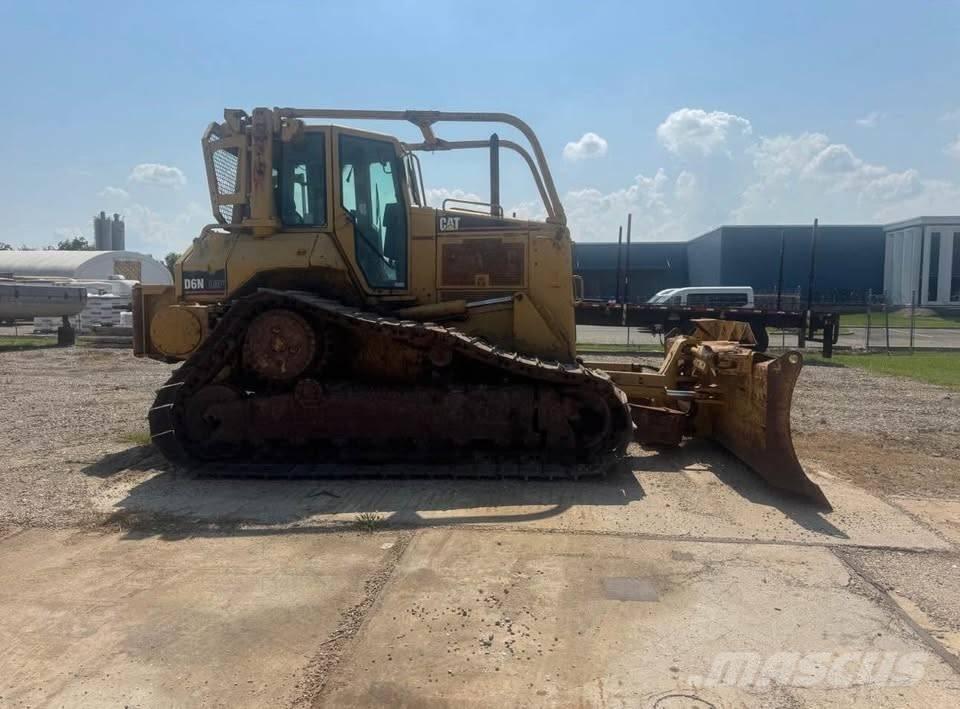 CAT D 6 N Верижни булдозери
