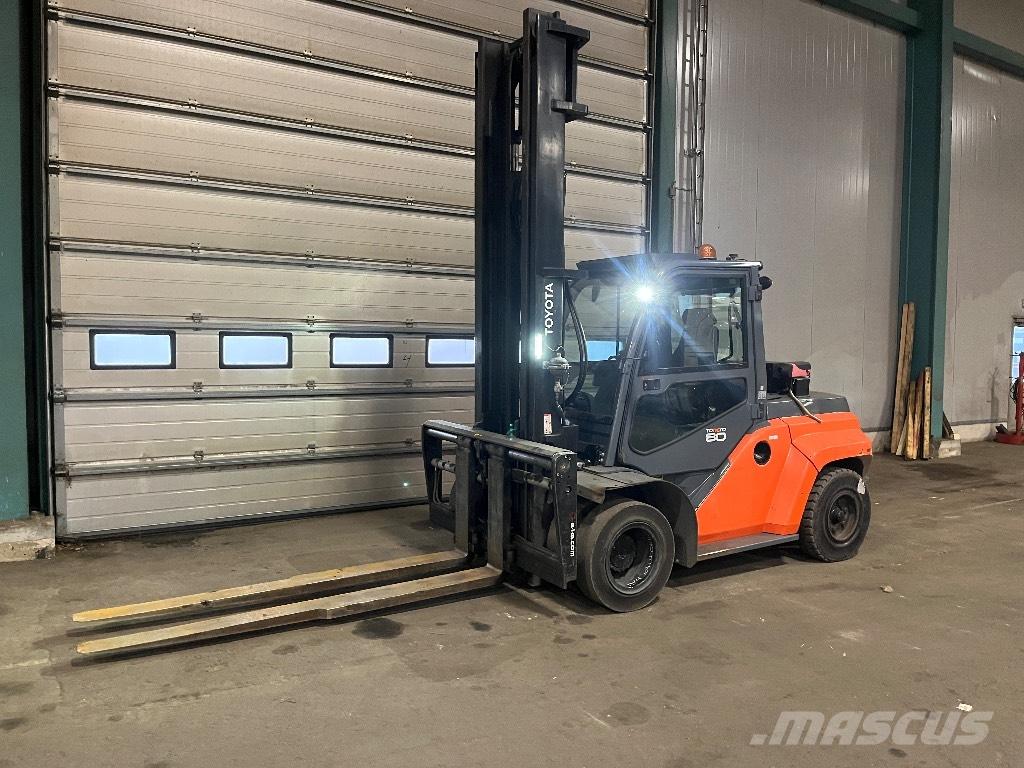 Toyota 40-8 FD 80 N Дизелови камиони