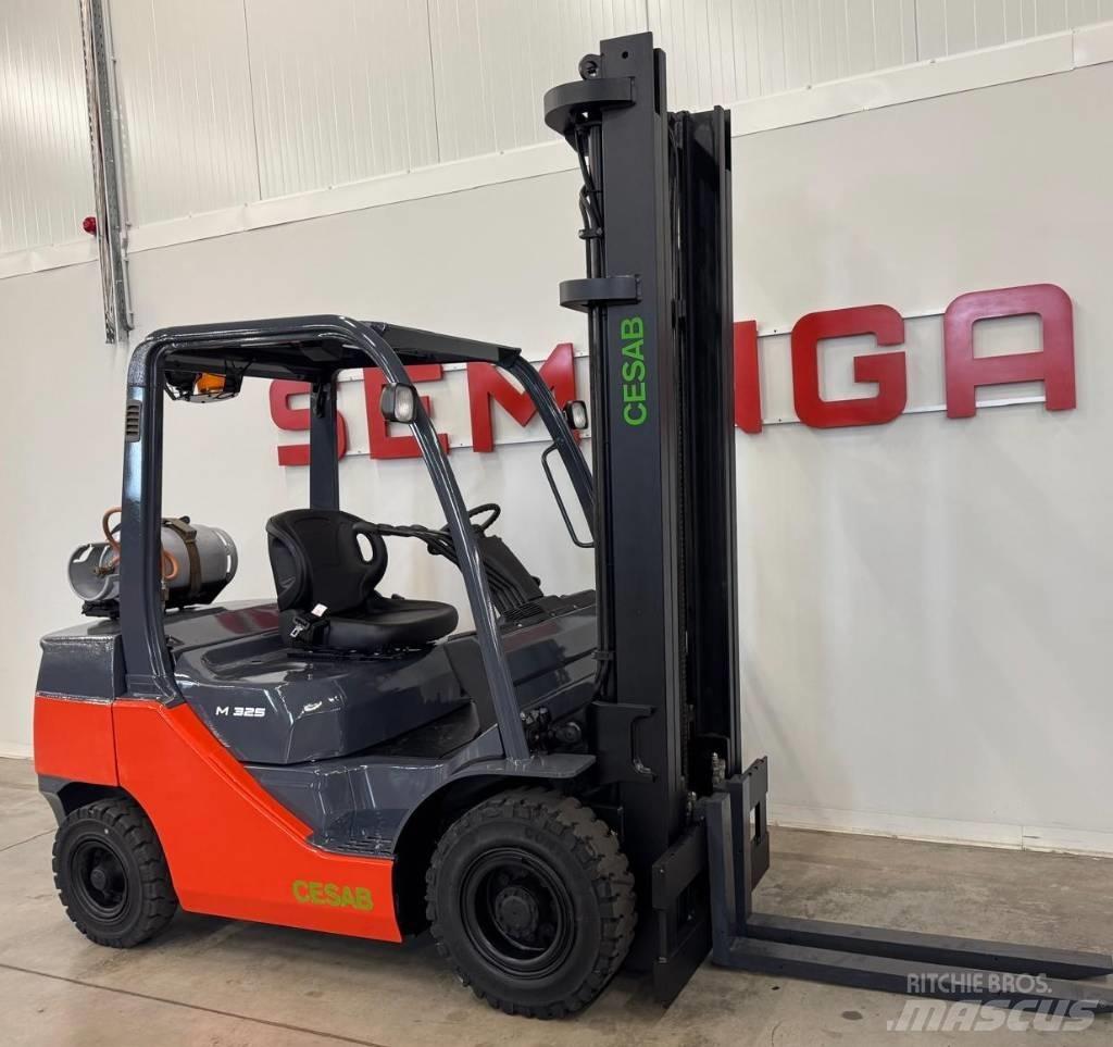 Cesab 10493 M325G Камиони с АГУ