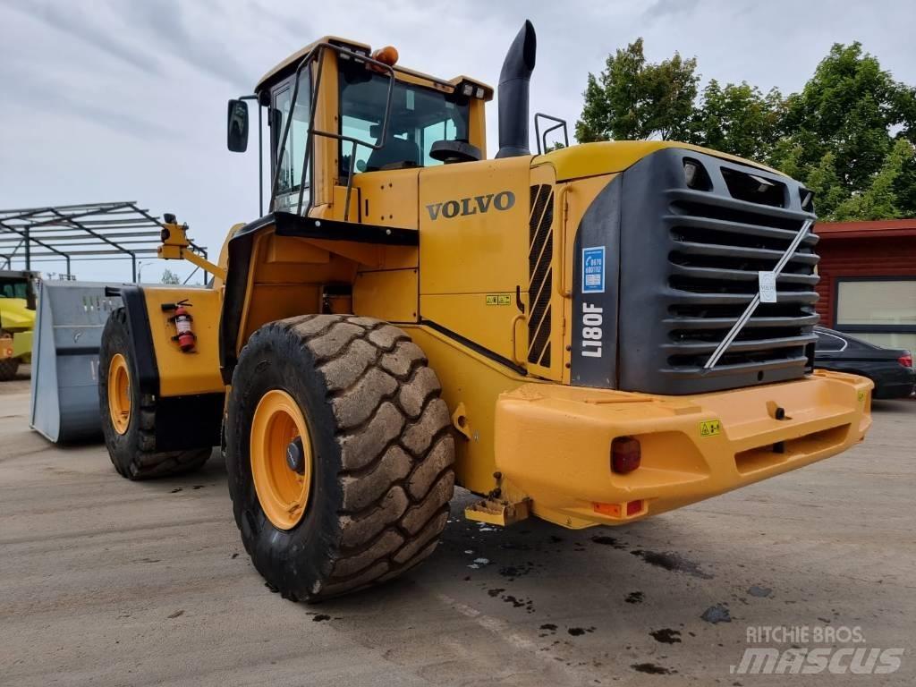 Volvo L 180 F Колесни товарачи
