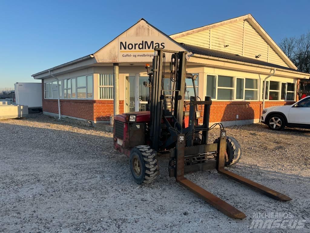 Moffett M4 25.3 Дизелови камиони