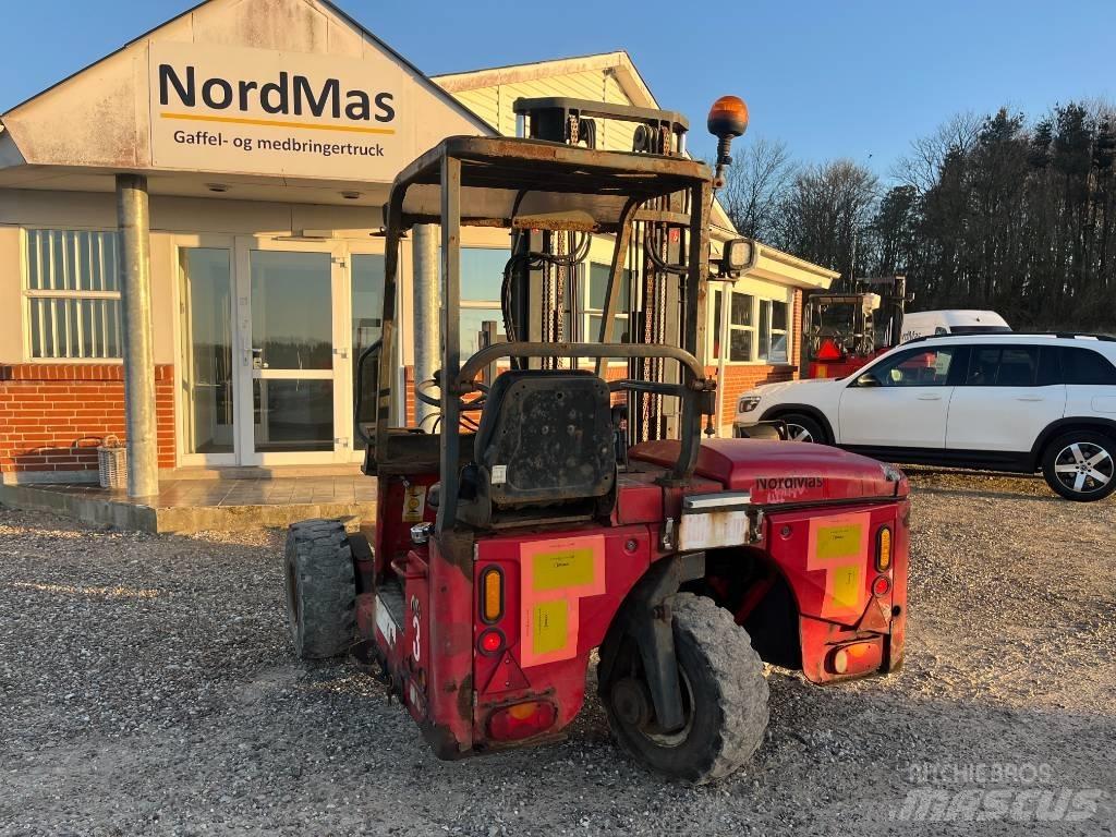 Moffett M4 25.3 Дизелови камиони