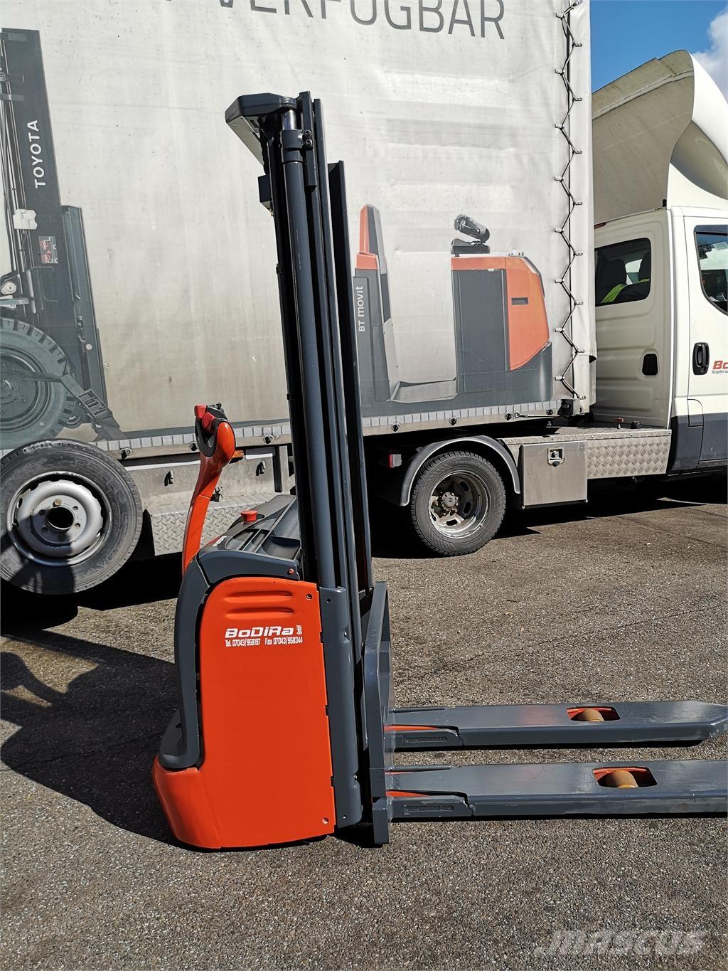 Linde L12 Самоходни товарачи