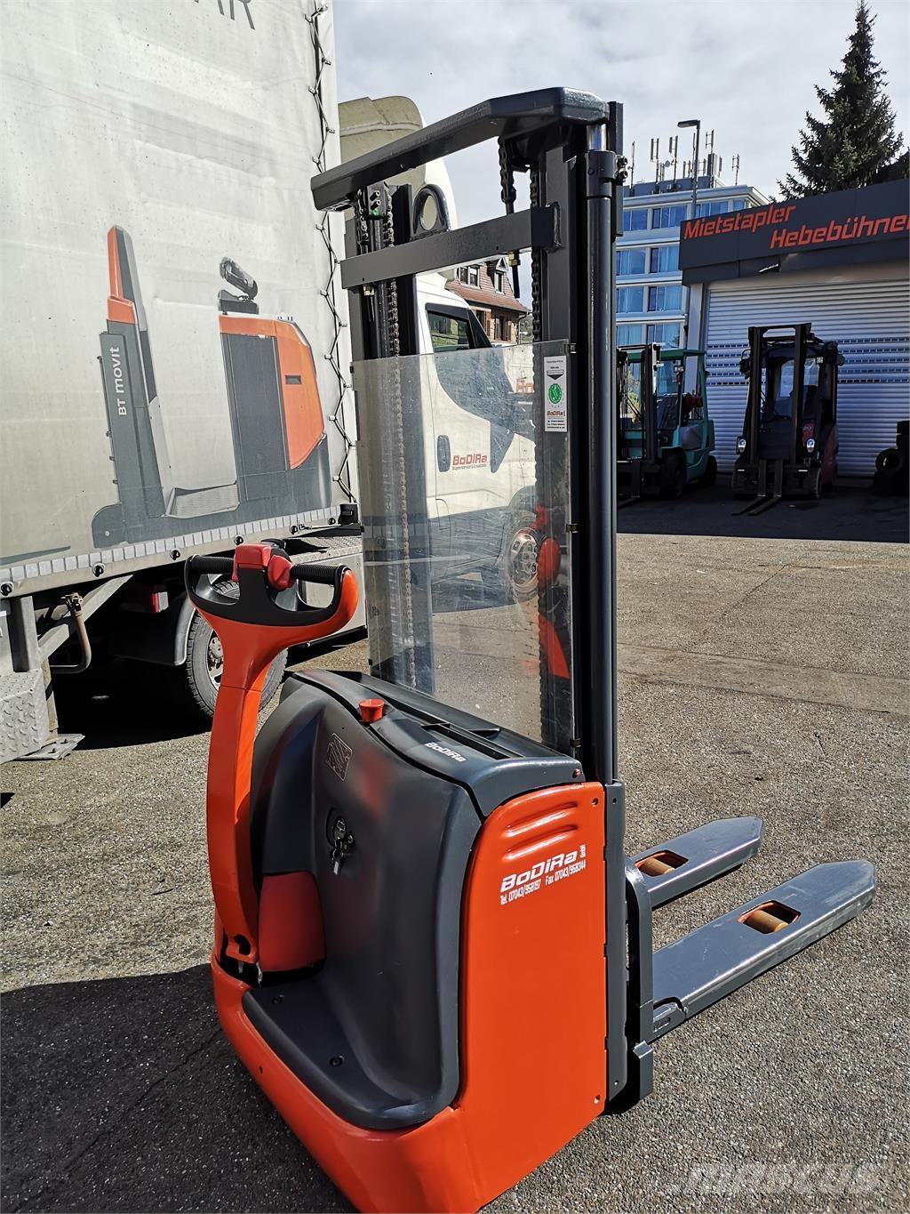 Linde L12 Самоходни товарачи