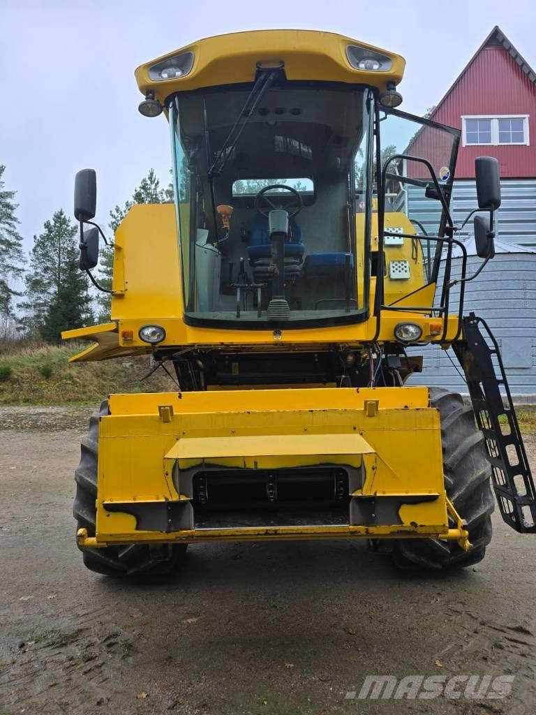 New Holland TC 5050 Комбайни