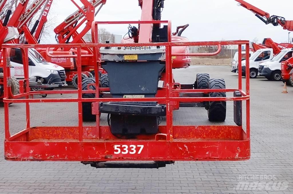 JLG 1250 AJP Съчленени стрелови подемници