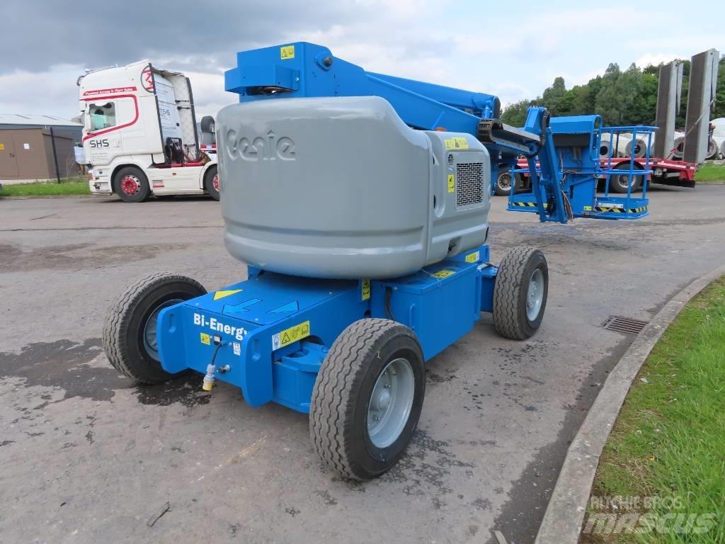 Genie Z 45/25 BI Съчленени стрелови подемници
