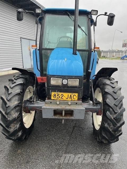 New Holland 5635 Трактори