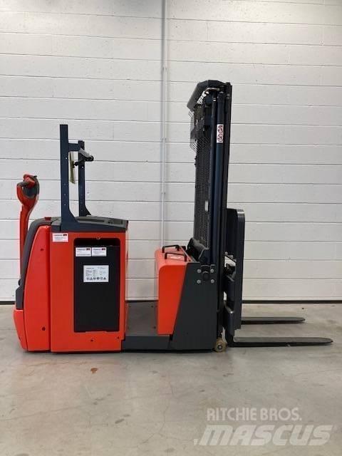Linde L12AC/1171-01 Колички високоповдигачи с теглич
